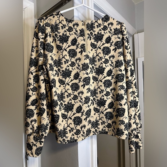 Melloday Floral Blouse - Picture 2 of 3